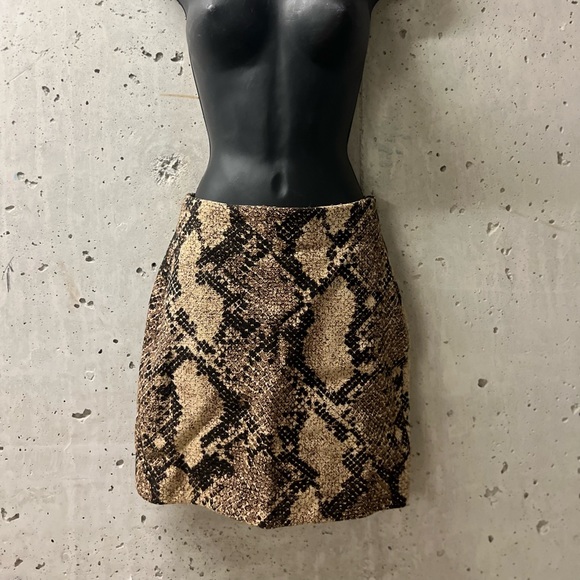 Snake Skin print mini skirt - Picture 1 of 4
